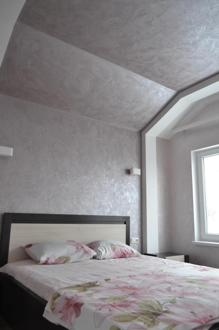 Villa Royal House à Kamianets-Podilsky Extérieur photo