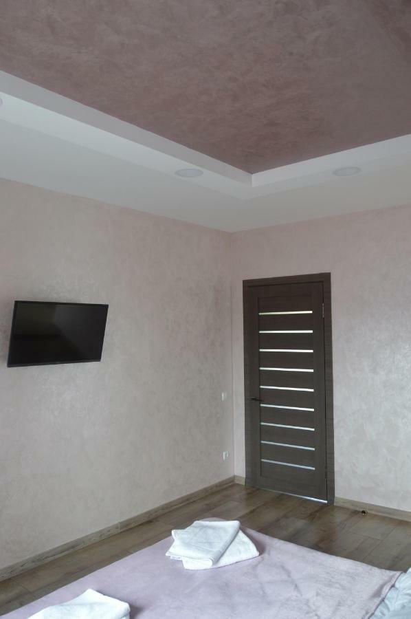 Villa Royal House à Kamianets-Podilsky Extérieur photo