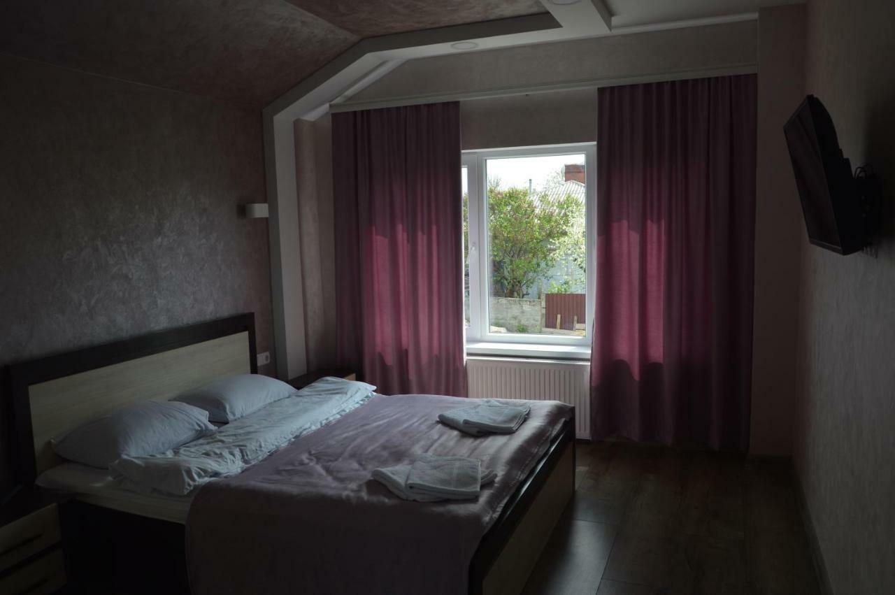 Villa Royal House à Kamianets-Podilsky Extérieur photo