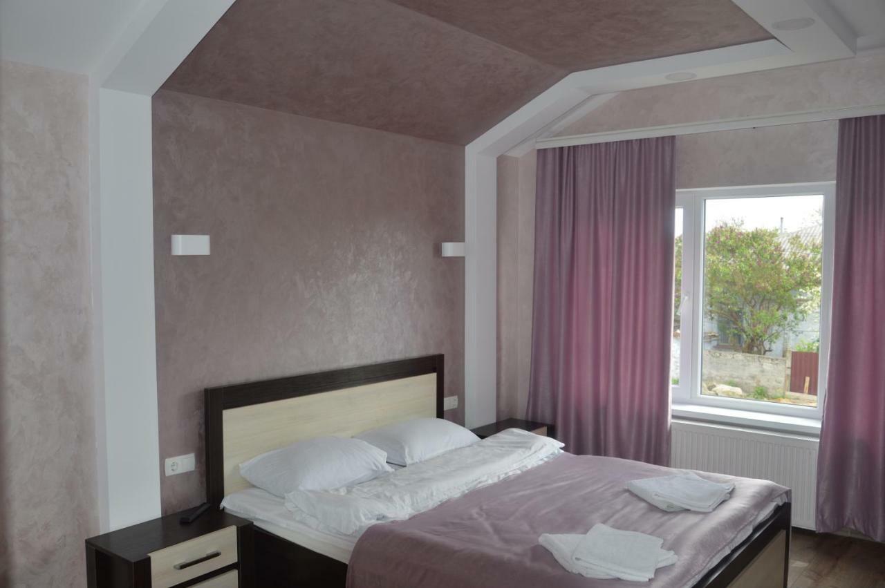 Villa Royal House à Kamianets-Podilsky Extérieur photo